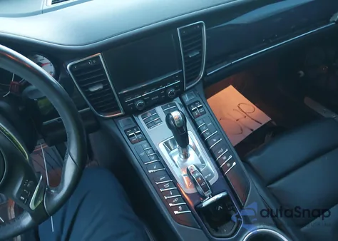 2013 Porsche Panamera S z USA, uszkodzony, nr VIN WP0AB2A76DL060682